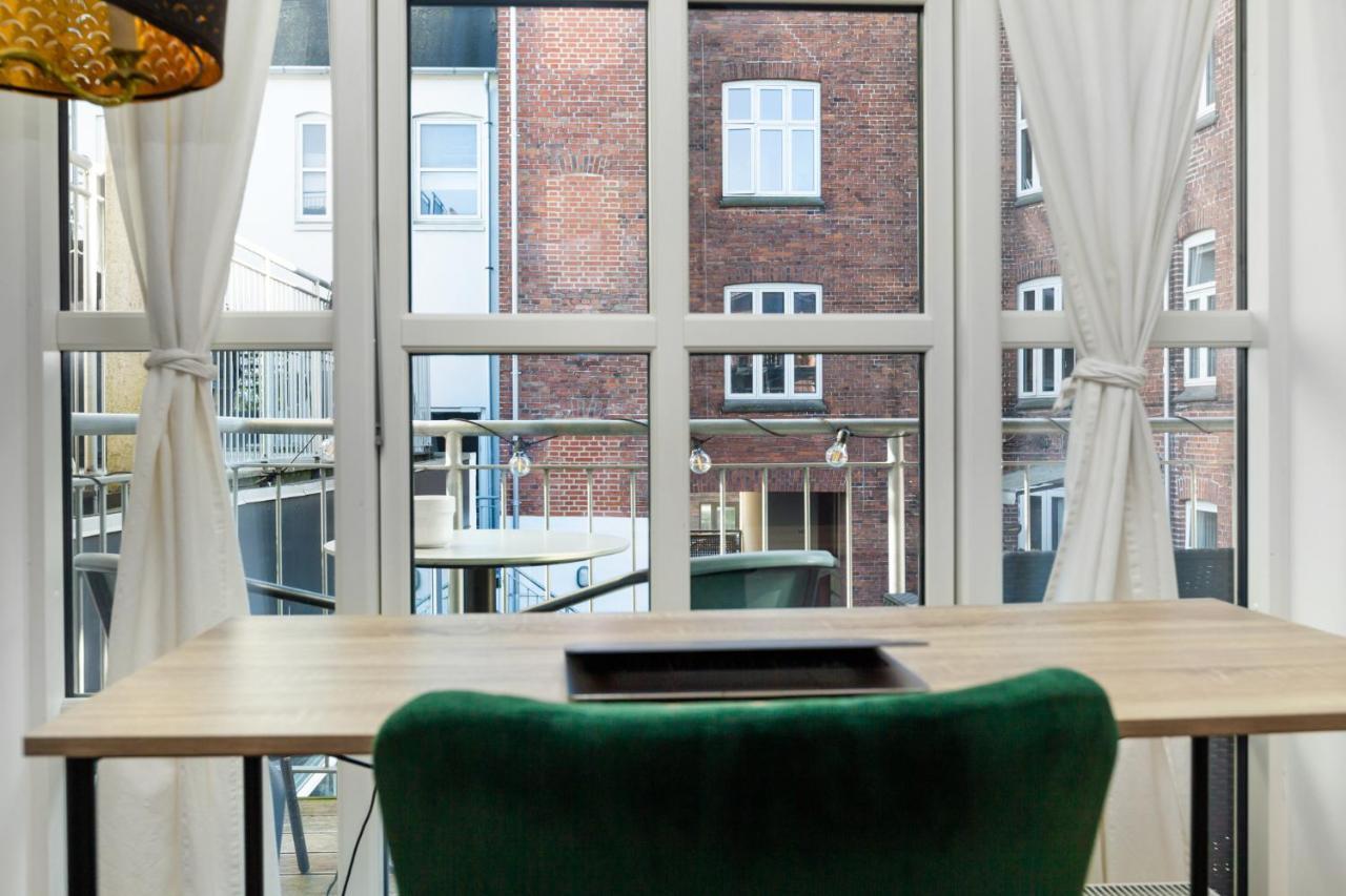 200 M Fra Rutebilstation - Privat Terrasse, Grill Apartment Aarhus Exterior photo